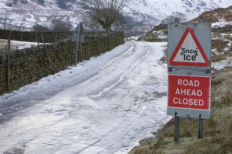 UK weather: Snow and ice warning as coldest day of year so far to hit with temperatures plummeting