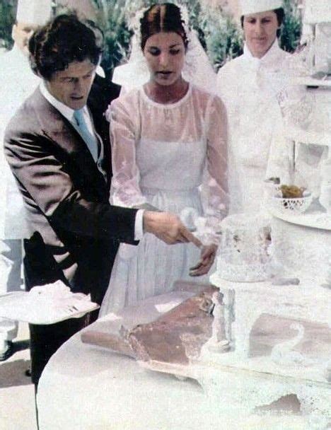 Caroline's 1st wedding, with Philippe Junot. June 29, 1978 Royal Brides, Royal Weddings, Sister ...