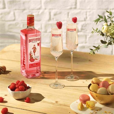 7 Gin & Cranberry Cocktail Recipes - Beefeater Gin