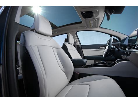 2025 Kia Sportage Hybrid: 90 Interior Photos | U.S. News