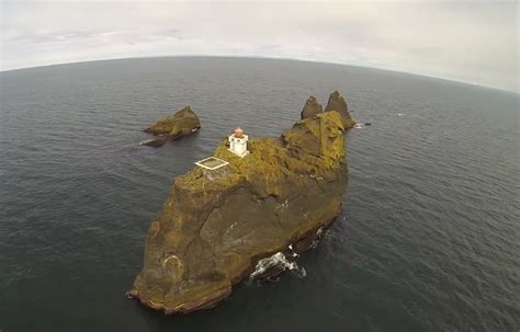 Watch: Incredible video from the stunning Þrídrangar lighthouse, South ...