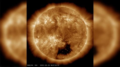 Enormous 'hole' in the sun's atmosphere will trigger stunning auroras Friday | Live Science