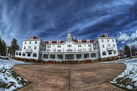 The Hotel From 'The Shining' and Other Iconic, Well-Preserved Hollywood ...