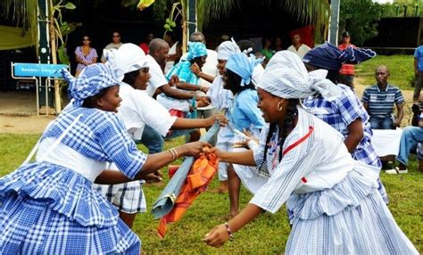 Pin by MarieClaireR on Suriname in 2020 | Traditional outfits, Special clothes, South america