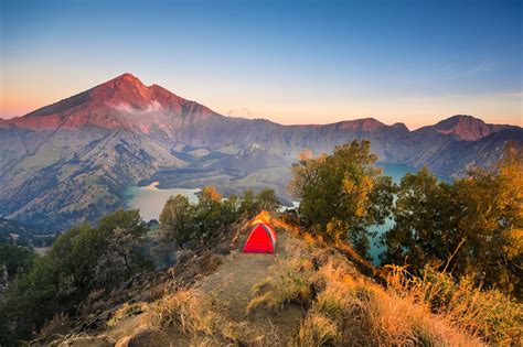 Pendakian Gunung Rinjani Dibuka Kembali dengan Pembatasan Kuota dan Registrasi Daring - Where ...