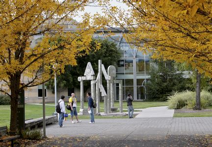 College enrollments reflect class stratification | OregonLive.com