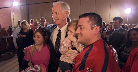 Miracle on the Hudson: When Captain Chesley "Sully" Sullenberger met the passengers - 60 Minutes ...