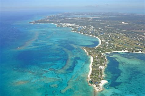 Lyford Cay Harbor in NP, Bahamas - harbor Reviews - Phone Number - Marinas.com