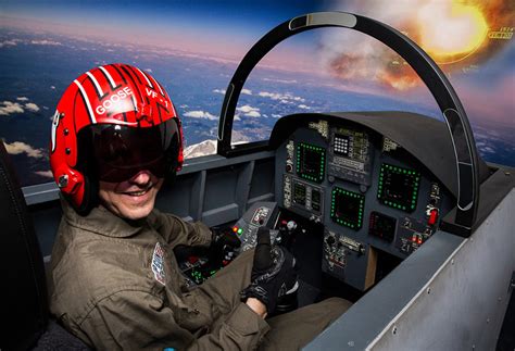 F18 Cockpit Simulator : F 18 Super Hornet Simulator / We can connect up to 18 cockpit simulators ...