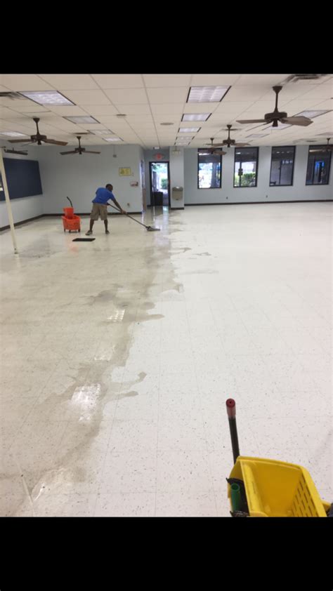 Stripping And Waxing Vinyl Tile Floors | Viewfloor.co