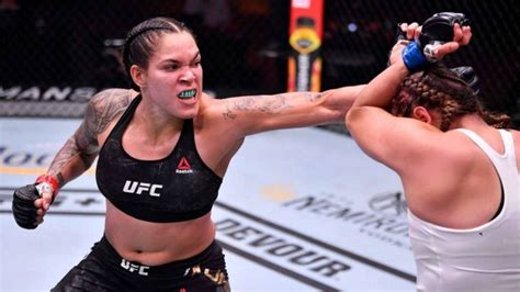 Mulheres no octógono: 5 lutadoras de MMA para ficar de olho