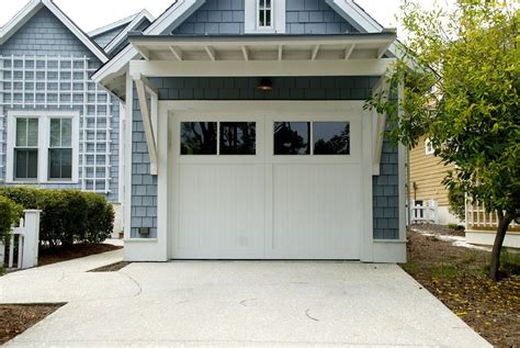 How Many Square Feet Are In A Single Car Garage?