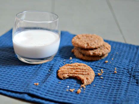 Easy Gluten-Free Kosher-for-Passover Almond Cookies | Recipe | Almond cookies, Gluten free ...