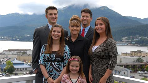 Sarah Palin's son Track divorcing wife