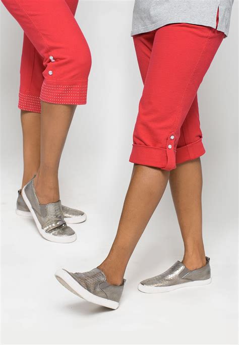 DreamJeannes Convertible Capris with Rhinestones | Capri outfits, Capri ...