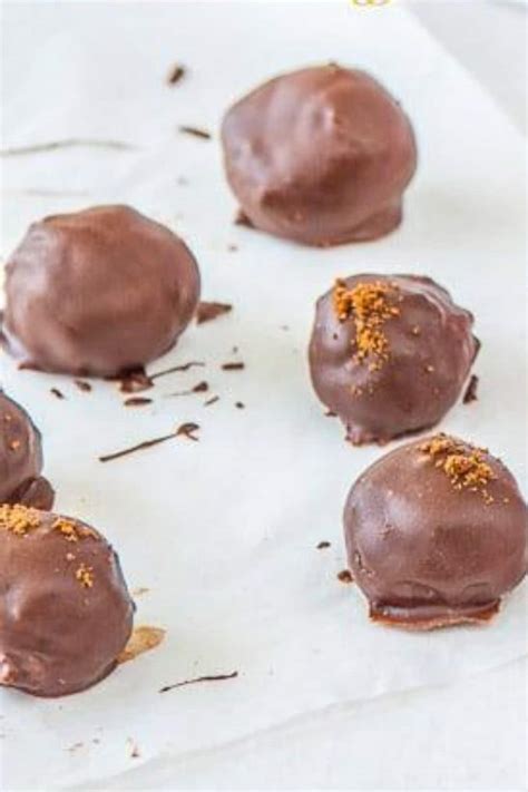 No-Bake Cheesecake Truffles | Delicious Everyday