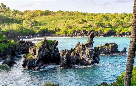 Black Sand Beach on Maui: Everything You Need to Know - Uprooted Traveler