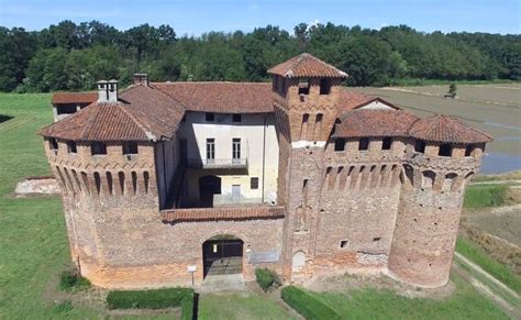 Pin by daviti on არქიტექტურა და დიზაინი | Château fort, Castle, Piedmont