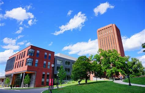 University of Massachusetts-Amherst Rankings, Campus Information and Costs | UniversityHQ