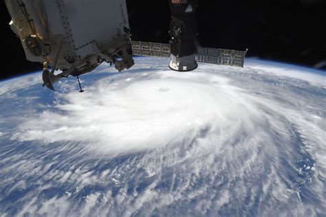 Photos: Hurricane Laura damage in Louisiana and Texas | CNN