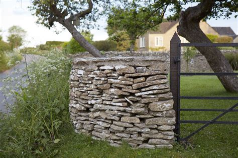 Diy Stone Wall Fence : How To Build A Stone Fence 8 Steps With Pictures Wikihow - How can i ...