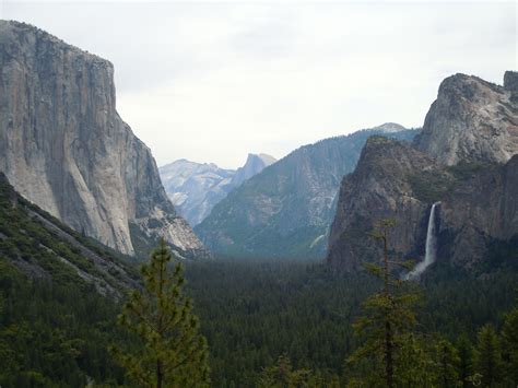 El Capitan and Half Dome, Yosemite | Yosemite, Half dome, Natural landmarks