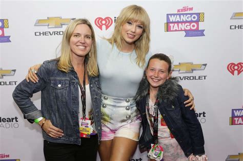 Taylor Swift: KIIS FM Wango Tango Meet and Greet-03 | GotCeleb