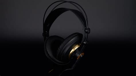 AKG K240 Studio Review | headphonecheck.com