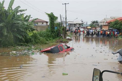 Photos: 17 Hours Of Heavy Rainfall Recorded In Lagos & Ogun States..Flood Sweeps 3 People ...