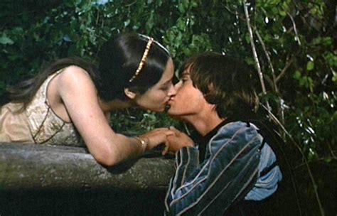 Romeo & Juliet about to kiss on Balcony. - 1968 Romeo and Juliet by Franco Zeffirelli Photo ...