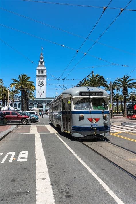 Tram in San Francisco, California Editorial Photo - Image of crossing, cityscape: 107975886