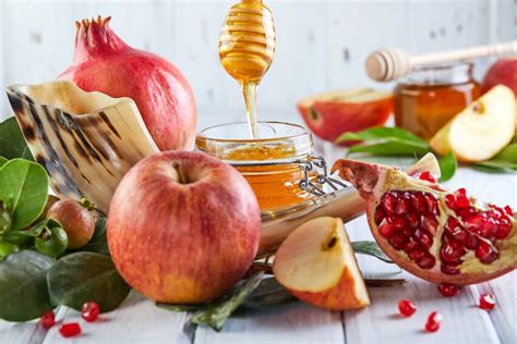 Rosh Hashanah Greeting Ideas and Invites for Your Celebration