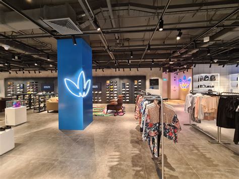 Adidas – VivoCity | Inprodec Associates | Interior Commercial Contractor