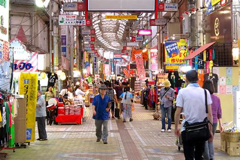 The face of Naha: Kokusai Street/Okinawa Island Guide