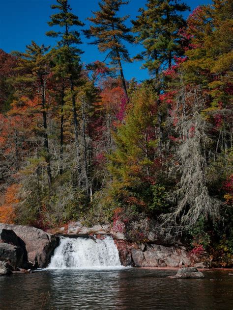 Ultimate Guide to Visiting Linville Falls in North Carolina - Lost In The Carolinas