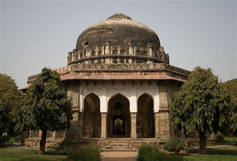 Tomb of Sikander Lodi - New Delhi HotelsNew Delhi Hotels