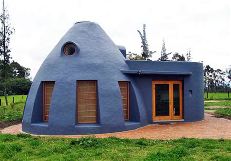 8 earth homes almost anyone can afford to build