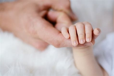 Surrogate Mothers: Is a Surrogate Baby Biologically Yours? - Surrogate Parenting Services