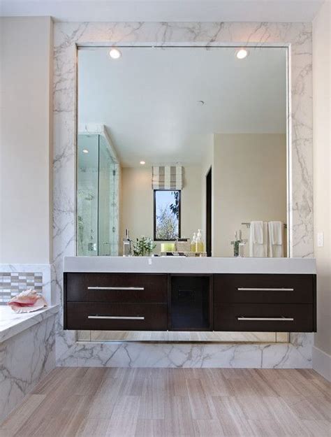 13 Beautiful Mirrored Bathrooms