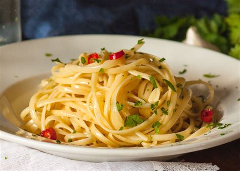 Ricetta spaghetti aglio, olio e peperoncino: ingredienti, preparazione e consigli - IlGiornaleBG