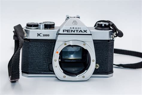 Iconic PENTAX K1000 Film Camera with SMC Pentax-M 50mm f1.7 lens, Pentax Flash, Leather Case ...