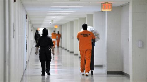 Wayne County Jail has a mental health misdemeanor problem