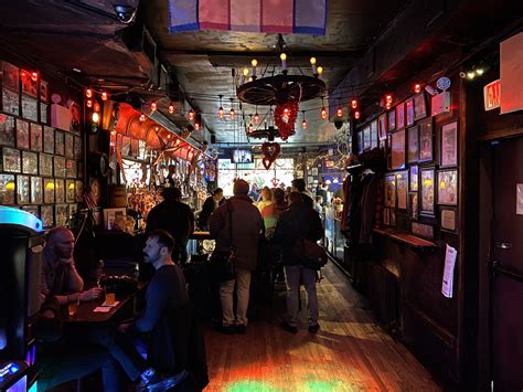 A Perpetual Party: Our Recommendations for Dive Bars in NYC – Devour Tours