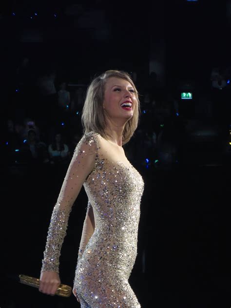 TAYLOR SWIFT Performs at 1989 World Tour in Glasgow – HawtCelebs