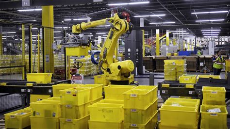 Amazon warehouse robots will pack 700 boxes an hour | News | The Times