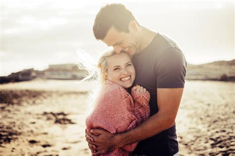 Why Hugging Makes You A Healthier (And Happier) Person