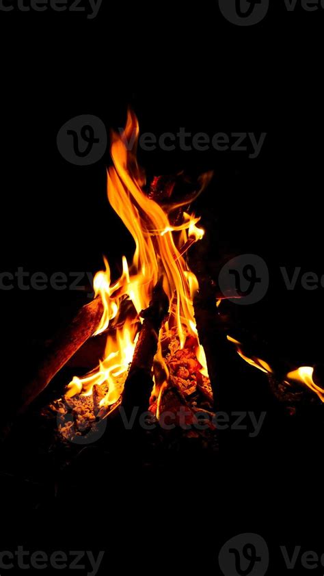 bonfire at night 7259970 Stock Photo at Vecteezy