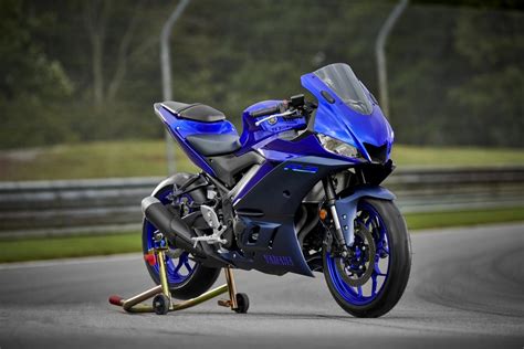 2023 Yamaha YZF-R3 Specs, Top Speed, Price, & Reviews