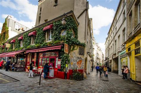 Le Marais: Explore Old Paris with a Local Host | GetYourGuide