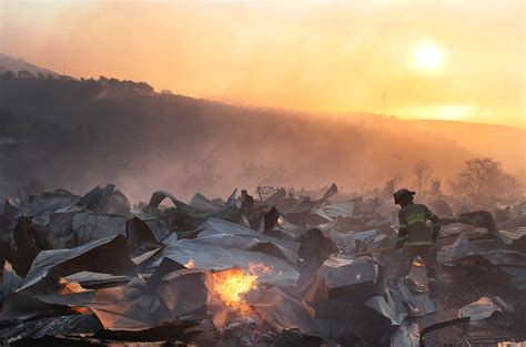 Chile: Photos of Valparaiso forest fire that burned hundreds of homes